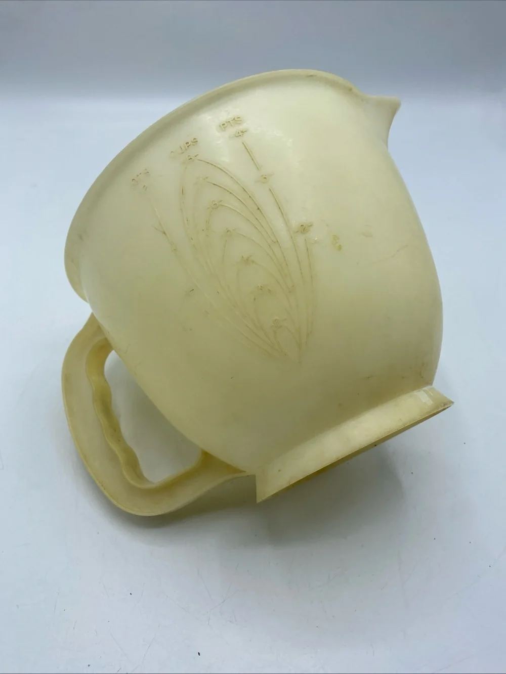Tupperware #500 Mix N Store 8 Cup Measuring Bowl Pitcher No Lid Vintage